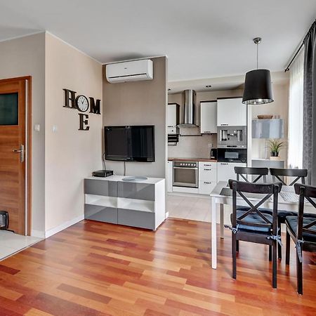 Apartament Pod Trzema Niebieskimi Kaczorami Apartment กดัญสก์ ภายนอก รูปภาพ