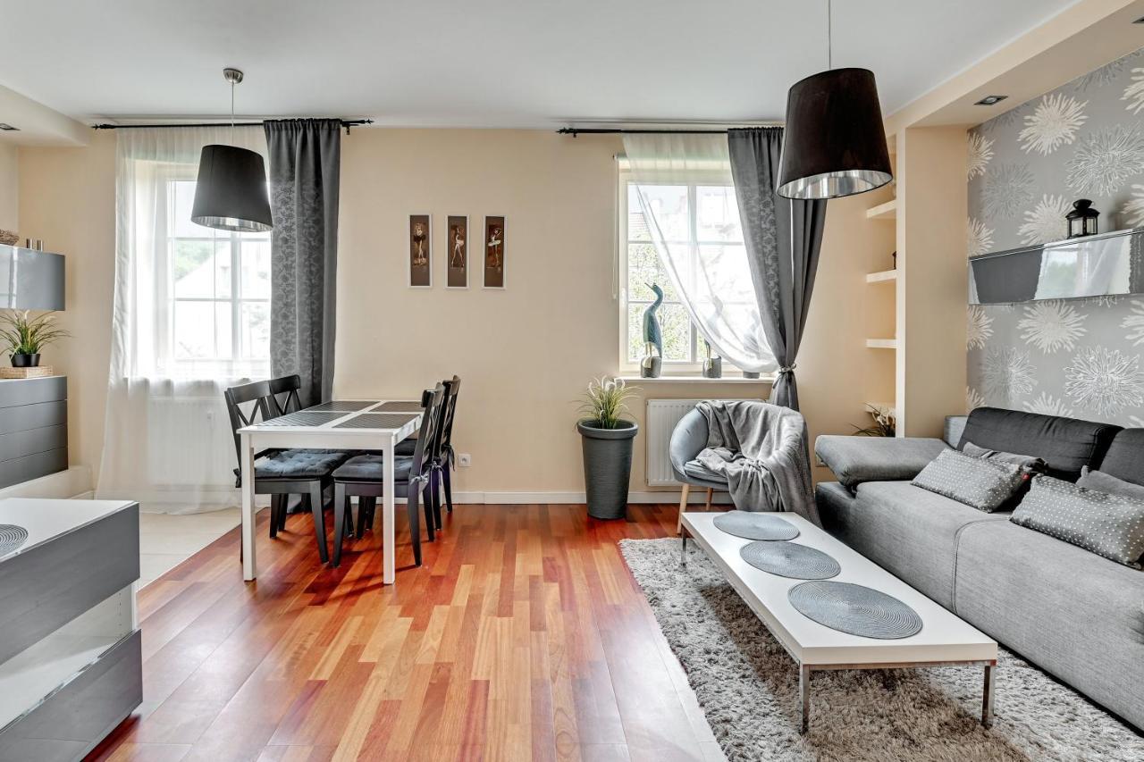 Apartament Pod Trzema Niebieskimi Kaczorami Apartment กดัญสก์ ภายนอก รูปภาพ