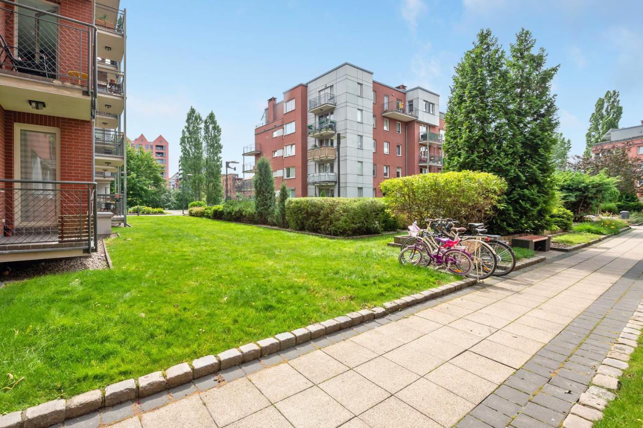 Apartament Pod Trzema Niebieskimi Kaczorami Apartment กดัญสก์ ภายนอก รูปภาพ