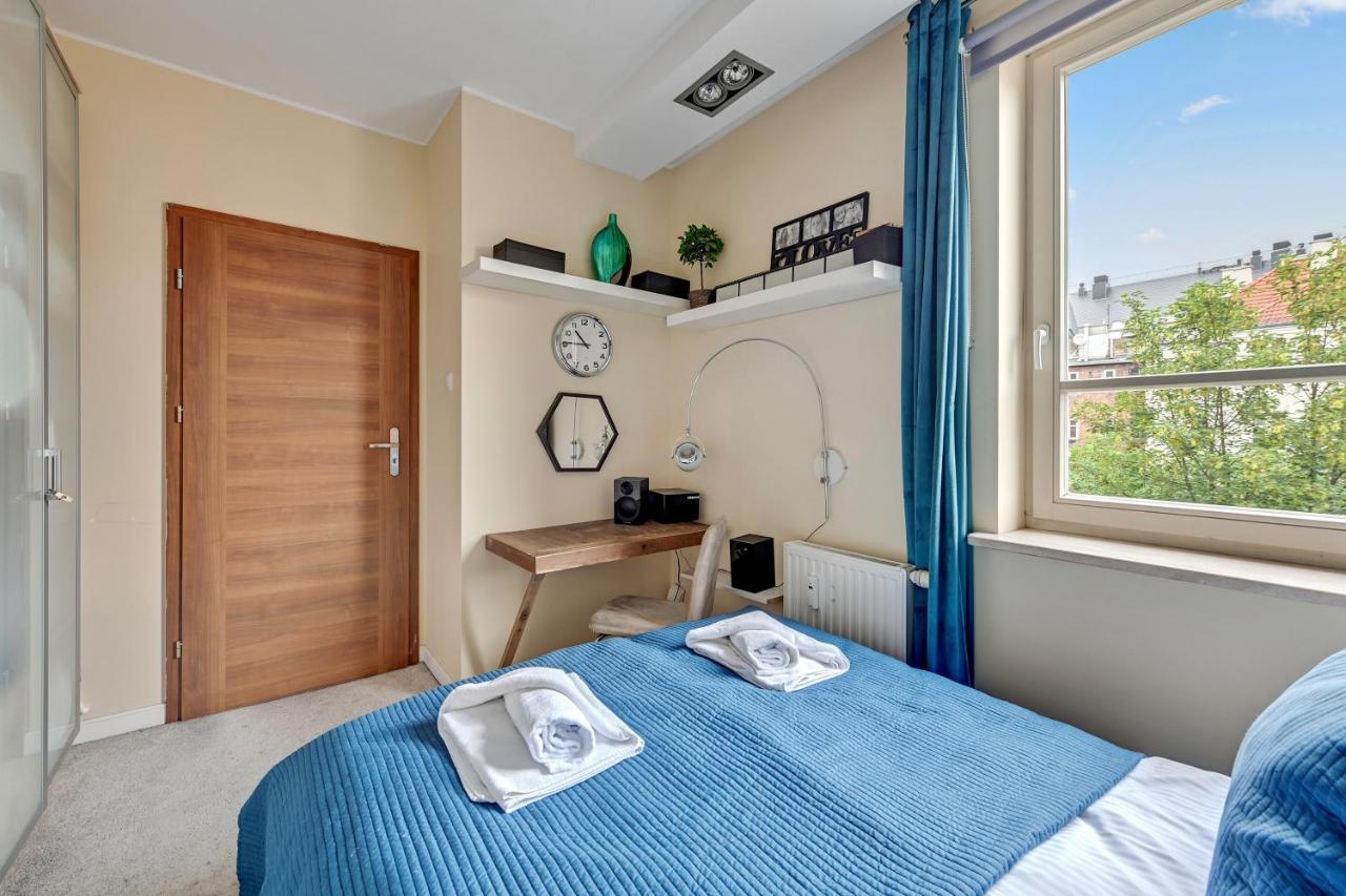 Apartament Pod Trzema Niebieskimi Kaczorami Apartment กดัญสก์ ภายนอก รูปภาพ