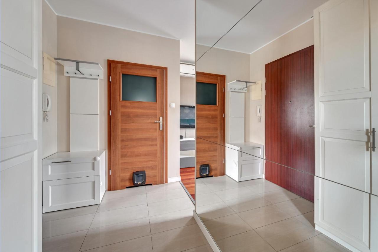 Apartament Pod Trzema Niebieskimi Kaczorami Apartment กดัญสก์ ภายนอก รูปภาพ